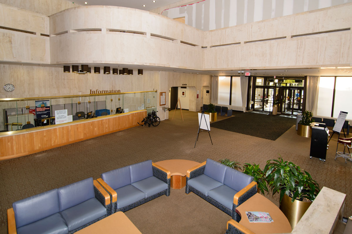 Main Building lobby (Janine Gelineau/UConn Health)